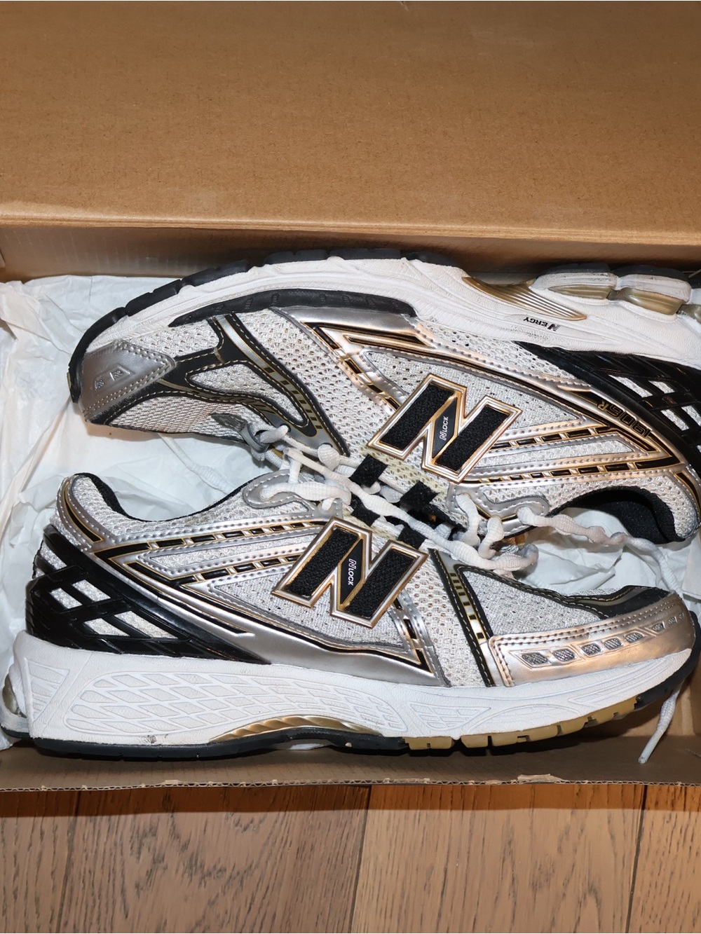 New Balance 1906R White Gold Black Size 7.5 Men M1906RA